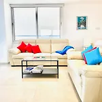 Apartman Panoramic Seaside Getaway, 2-br Penthouse *