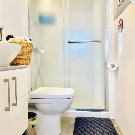 Daire Panoramic Seaside Getaway, 2-br Penthouse *